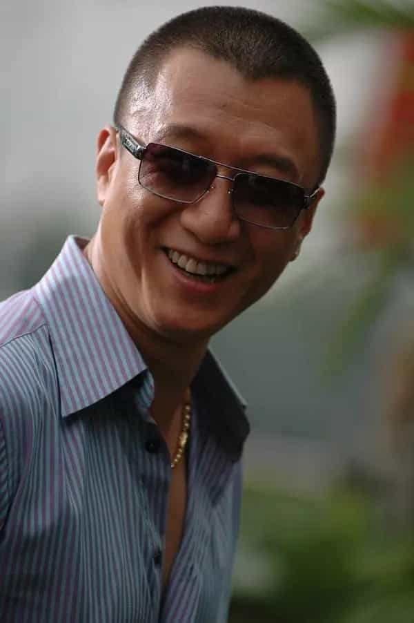 落地,请开手机 (2008) 共26集 孙红雷巅峰之作,当卧底比黑社会还狠!1080P国语中字 【29.1G】